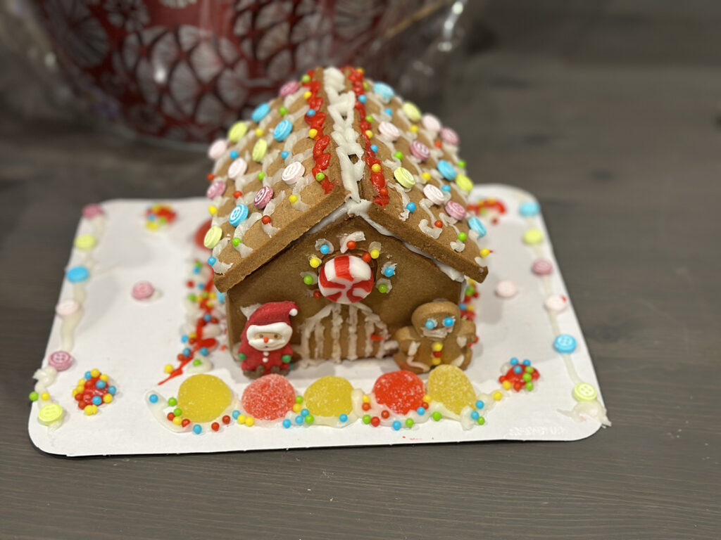 Terraces Gingerbread house (4)